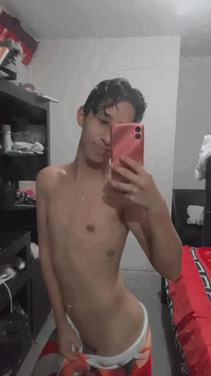 Miranda281206's tweet photo. Saliéndome de bañar 🍑🍆🥰 https://t.co/coETulEa0S