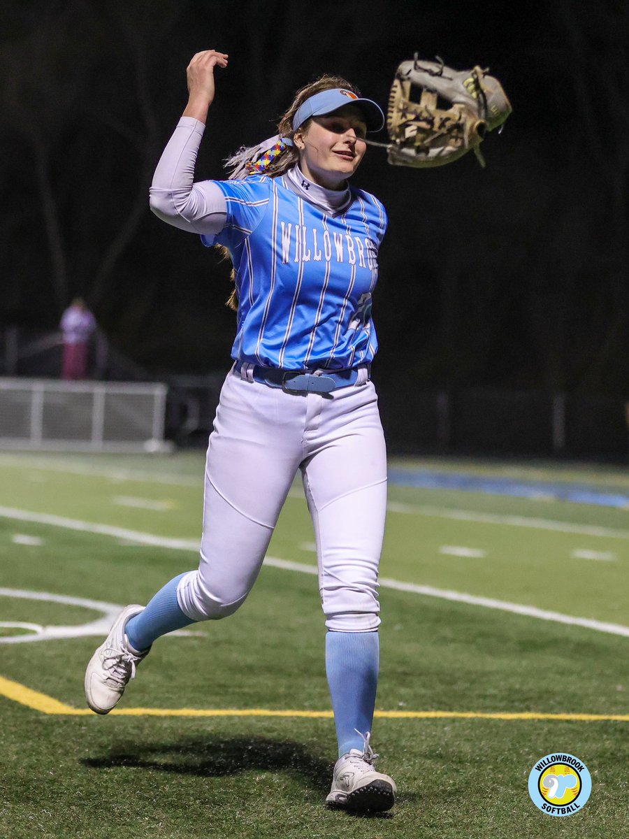 A night of firsts ••• @gsbwbrook under the lights on the John A.  Fischer Field. 

@karmanrowe with the first varsity softball W! 

Lindsey with the first HR! 

What a night for Willowbrook Athletics! @WB_ATHLETICS