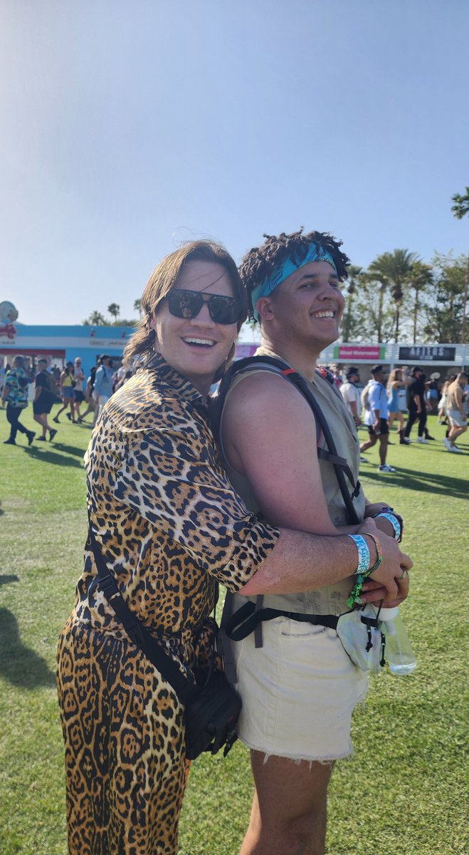 @TheWillNeff braided my hair and took my boyfriend to prom at Coachella