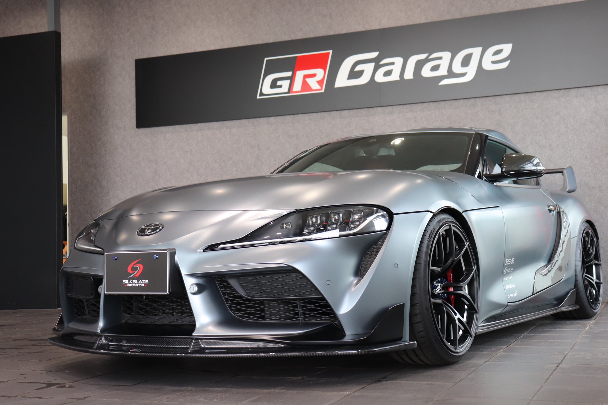 SilkBlaze/シルクブレイズ　トヨタ GRスープラ/DB82/DB22/DB42 （R01.05〜）サイドフラップ 純正D04単色塗装　品番：TSR90SU-SF シルクブレイズスポーツ サイドフラップ トヨタ GRスープラ DB82&frasl;DB42