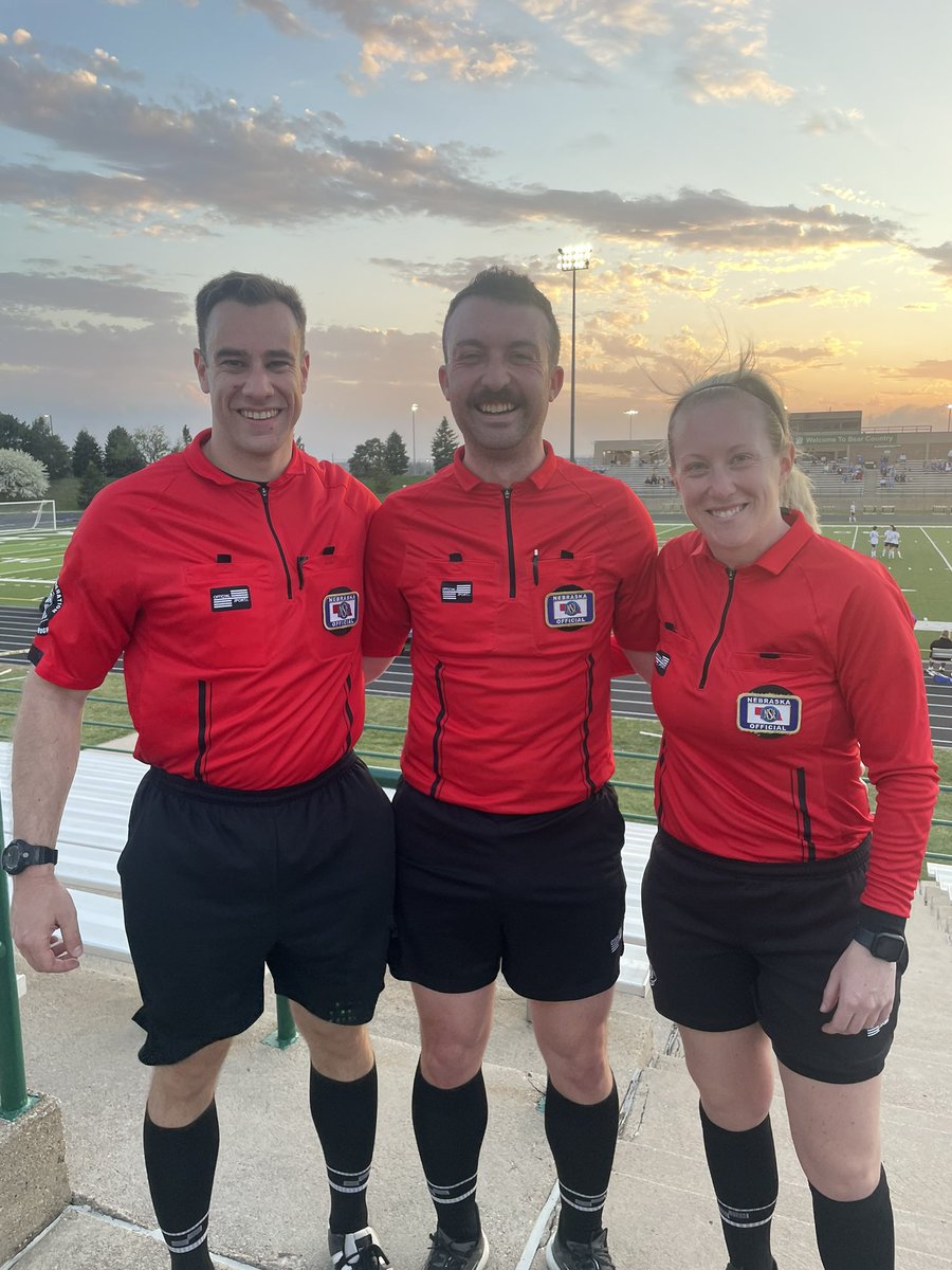 seriouslysurely's tweet photo. Little windy but supercrew taking on a match at sunset. #thirdcrew #nextdecision https://t.co/IjRiACKLtt