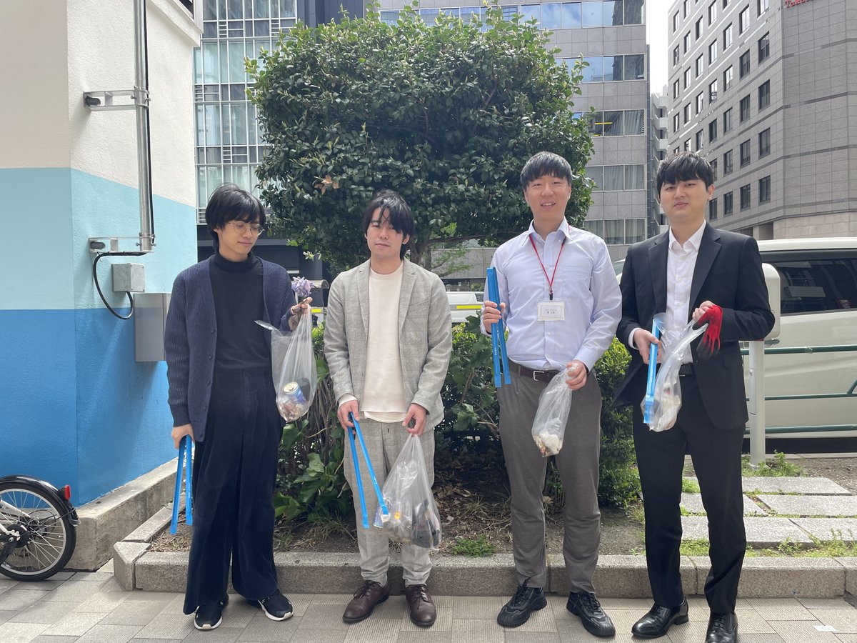 Vma_Project's tweet photo. 【#BLUESHIP🌎活動レポ】
2週間ぶりの今回は、なんと…2足の革靴を収穫。
結構長い間はいていたように見えたので、街中に放置せずにちゃんとお別れしてほしかったなと思いつつ、しっかり回収しました!
他にもスマホケースや空き缶などなど、今回も大量収穫でした✨
#ゴミ拾い #Vmaplus https://t.co/W82xOdblvK