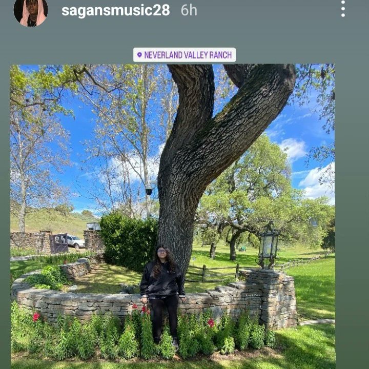 invinsiblelh7's tweet photo. BIOPIC UPDATE| started filming at  Neverland Ranch for the Michael Biopic. Thanks! to this woman who went to Neverland.

#MichaelJackson #MichaelBiopic https://t.co/igQMjbSgDN