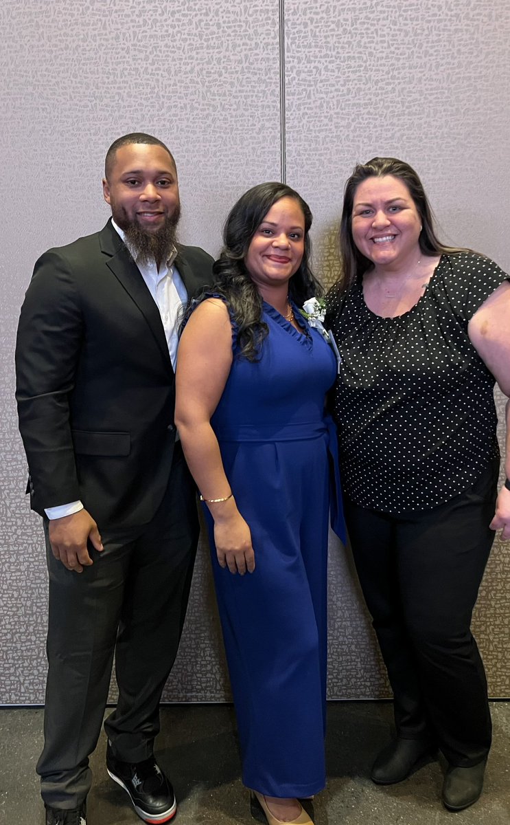 We are so proud of Mrs. Colon for winning the CMC 2024 Administrative Support Staff of the Year Award! #MeadeStrong @Daryl_E_Kennedy @AACountySchools
