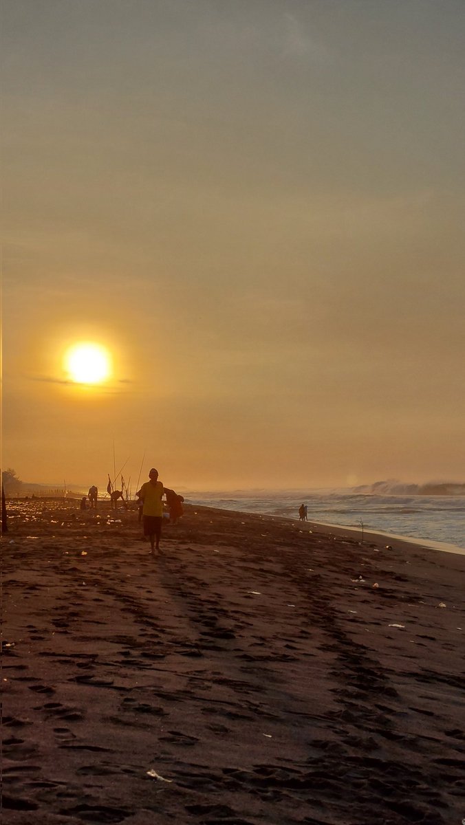 EmIEm___'s tweet image. Pakelah hape pintarmu biar lebih sering motret. 

#withGalaxy #A52s