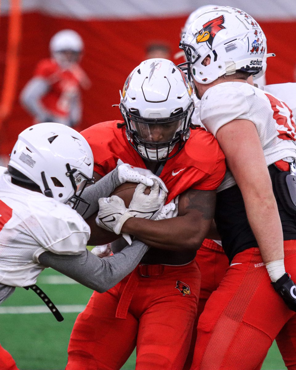 I am officially in the transfer portal!

🚨 Running Back
🚨 5’10/ 200 lbs. 
🚨 4 years of eligibility

Thank you Illinois State.