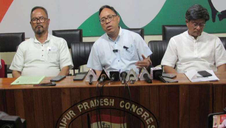 Former minister Kh Ratankumar says that Union Home Minister #AmitShah came to defame the #Congress with false narratives. @INCManipur @meghachandra_k ifp.co.in/manipur/amit-s…