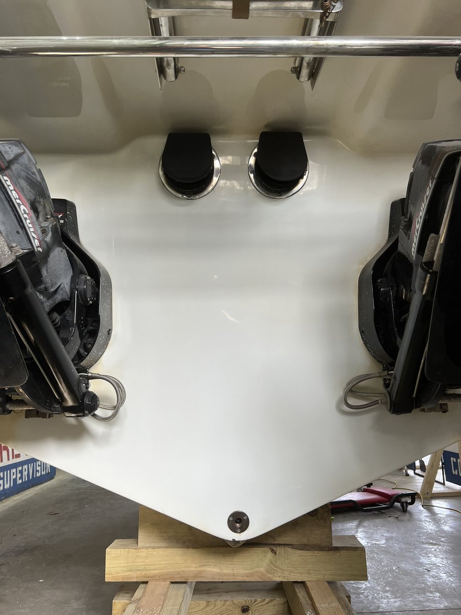 AlexisDeanne1's tweet photo. Also I finally finished buffing &amp; polishing my first big boat 🥳 https://t.co/pV1snPnHbH