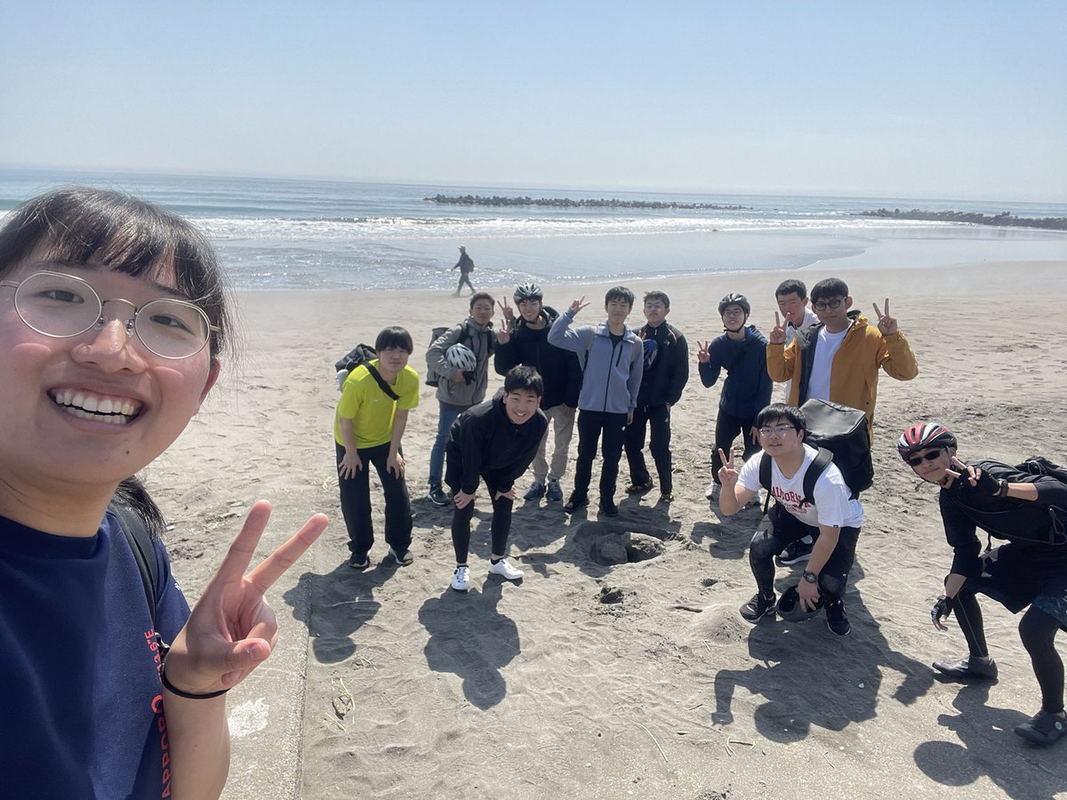 murorancc's tweet photo. 先週土曜日、日曜日には新1年生が参加してくれました！
土曜日は室蘭の道の駅に行きご飯を食べ、日曜日にはイタンキ浜でビーチフラックをしたり、地球岬に行きました。

参加してくれた方ありがとうございました。 https://t.co/TLqhouCM0k