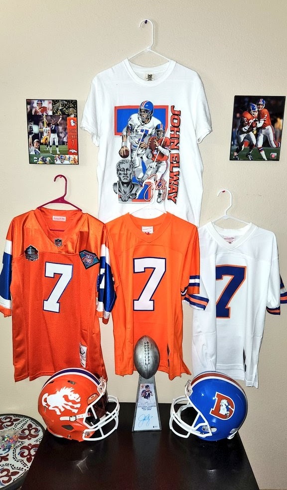 jordanthelam19's tweet image. John Elway is trending for some reason so here's my memorabilia collection. 
#elway