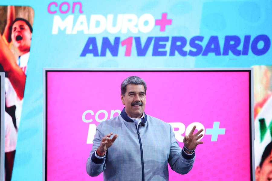 En la edición N° 41 del programa @ConMaduroMas_ el Pdte. @NicolasMaduro mandó su apoyo a la triplista venezolana @TeamRojas45 tras su lesión en el Tendón de Aquiles. 
'Ella es la reina de las reinas del atletismo mundial' aseguró.

#ConMaduroMásAniversario
#15Abril