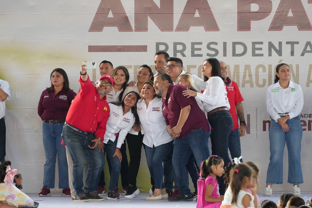 albertobatun_'s tweet photo. 💥Con un apoyo rotundo, el #Morenismo de Cancún se hace sentir con el apoyo a la Candidata Ana Paty Peralta en su arranque de campaña. Somos amigos del Pueblo porque somos del pueblo.
🚌Vamos en camino de la #RutaDeLaTransformación
💪#ConHumildad #VamosConTod @anapatyp https://t.co/k9R8RKvp41