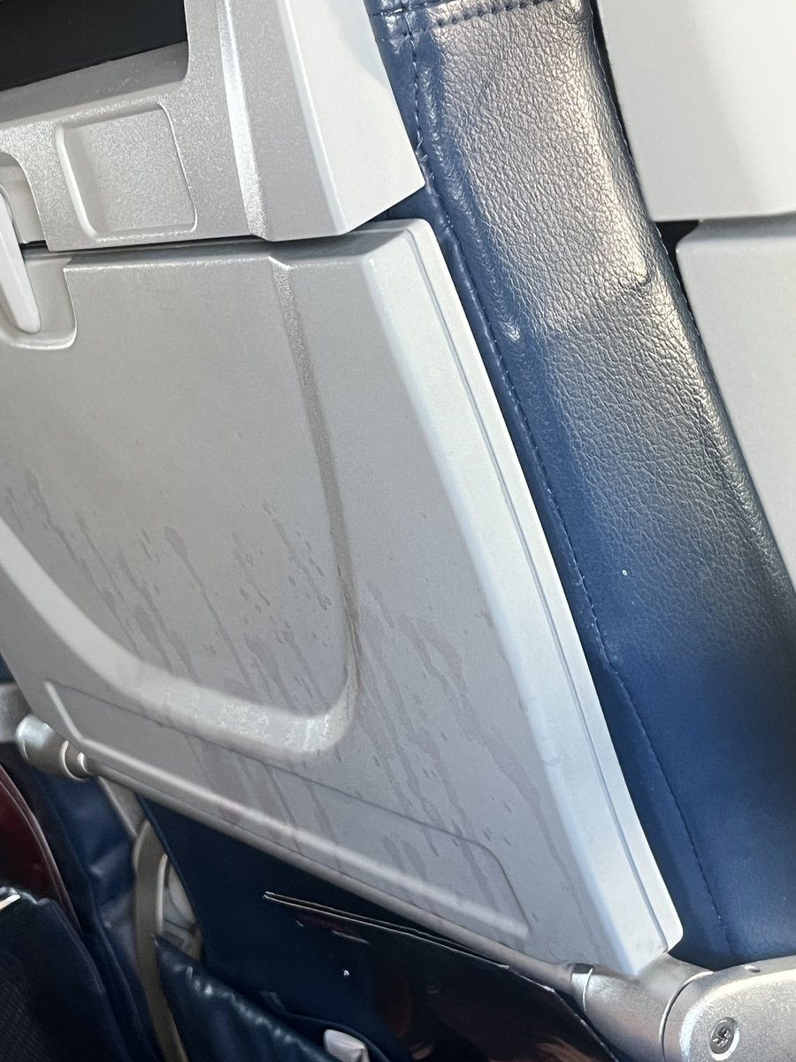 kris4an's tweet photo. @Delta this is what the plane looked like  upon boarding. Also tonight instead of landing there was a 3 hour detour and landing in Raleigh instead of JFK. #flights https://t.co/s2VPT8a6me