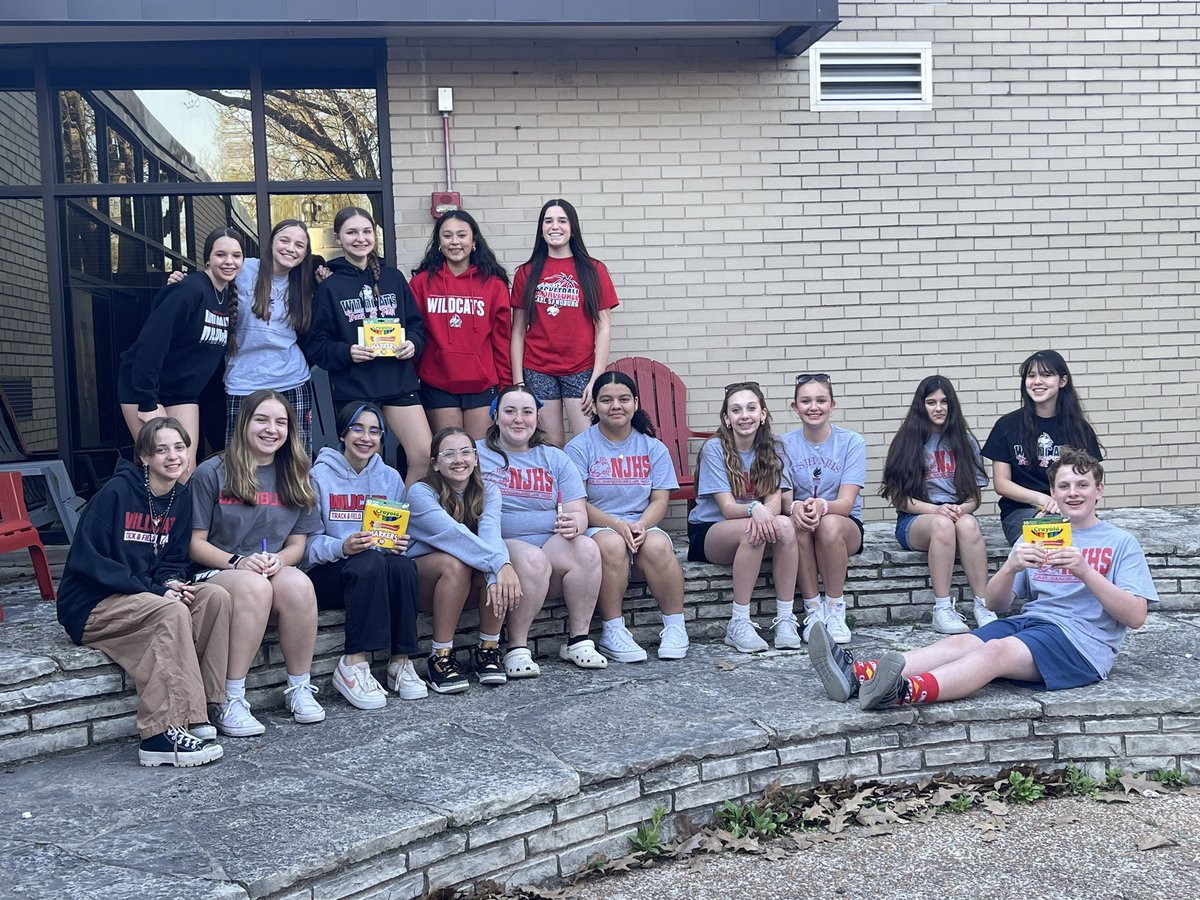 This amazing group of Wildcats helped welcome new students to Sandburg tonight!  Thank you!!! #wildcatpride #oneofus #proudtobe15
