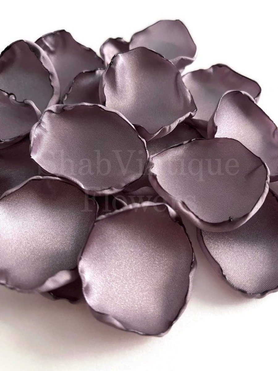 Dusty Lavender Flower Petals, Flower Girl Petals, Boho Wedding Decor, Fall Wedding Decor by ShabVintiqueFlowers #weddingcolorpallette… dlvr.it/T5YXCt #weddingflowers #centerpieces #handmade #weddinginspiration #bridal #weddingreception #weddings #groomtobe