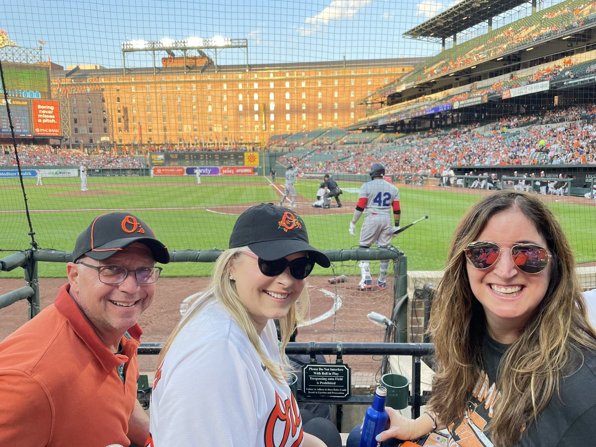 GinaCrash's tweet image. What a blast 💥 in #Birdland @Orioles win on #JackieRobinsonDay thanks @MariaDennisMix for the great seats- we made it on the Jumbotron co -starring @gregcarp smash 🍔burger &amp;amp; a @CalRipkenJr sighting 👀