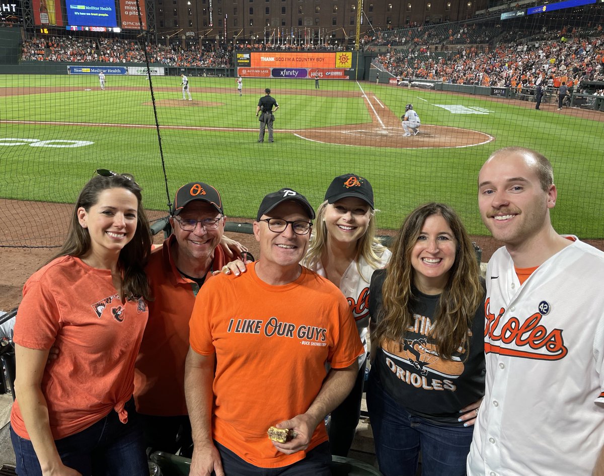 GinaCrash's tweet image. What a blast 💥 in #Birdland @Orioles win on #JackieRobinsonDay thanks @MariaDennisMix for the great seats- we made it on the Jumbotron co -starring @gregcarp smash 🍔burger &amp;amp; a @CalRipkenJr sighting 👀