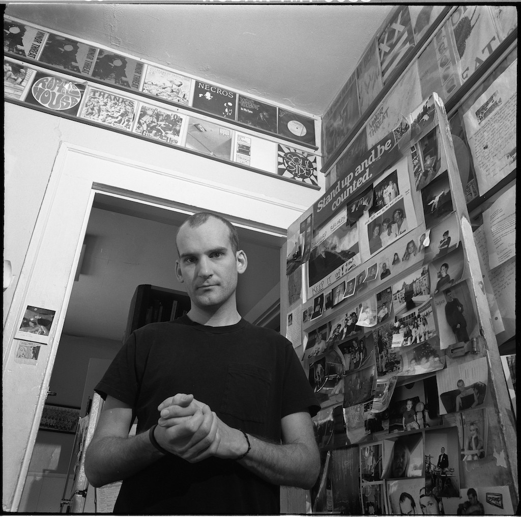 PunkRockStory's tweet image. Happy Birthday to Ian MacKaye, American singer, musician, songwriter, record producer and frontman of  Minor Threat, Fugazi, The Teen Idles and Embrace, born on this day in 1962, Washington DC

#punkrock #IanMacKaye #hardcorepunk #history #punkrockhistory #otd