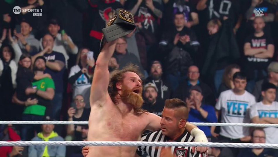 #ANDSTILL SAMI ZAYN SUCCESSFULLY DEFENDS THE IC TITLE VS CHAD GABLE IN MONTREAL! #WWERAW