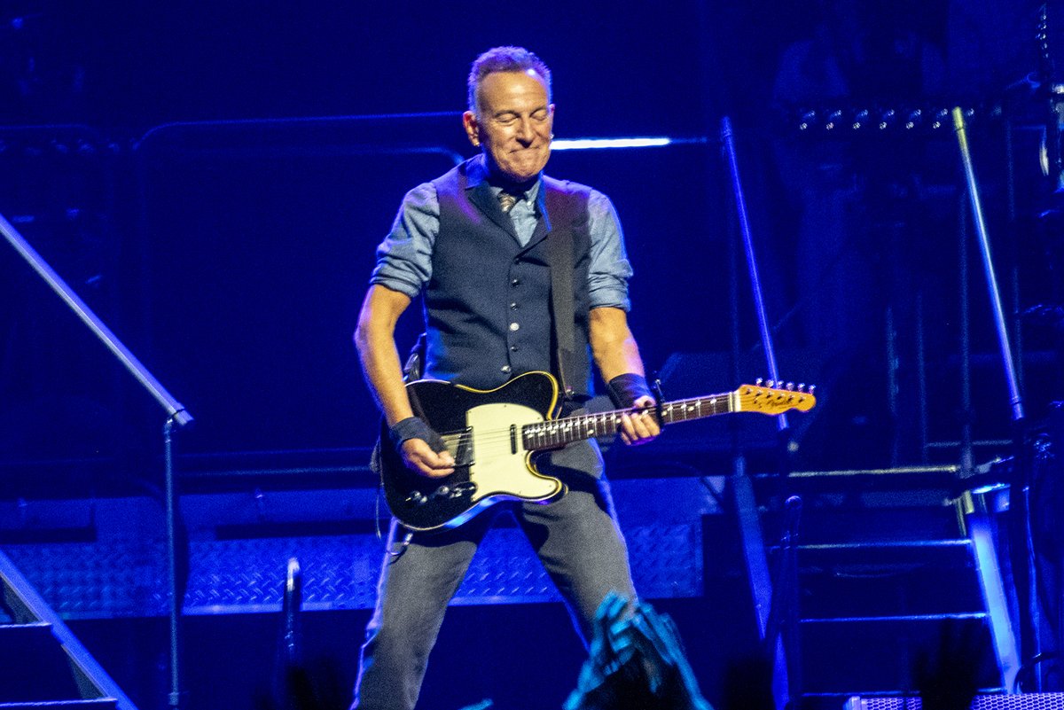 'The Boss' @springsteen didn't disappoint the capacity crowd at @TheMVPArena__  , making it to the Capital Region @BruceTourNews Photos from our @stanhudy  dailygazette.com/news/a-look-at…