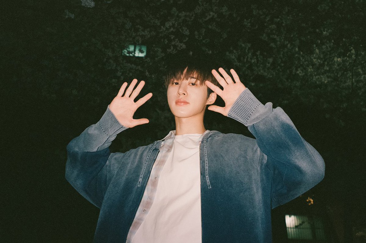 lcveflover's tweet photo. There are a million things I wish I could say to you. I feel grateful to have the opportunity to be your fan hanbin 🤍thankyou for being born ,
thankyou for coming back stronger for us✨
ID ♡ HANBIN  #3YEARS_BIwithID https://t.co/BZgrkYvOnK