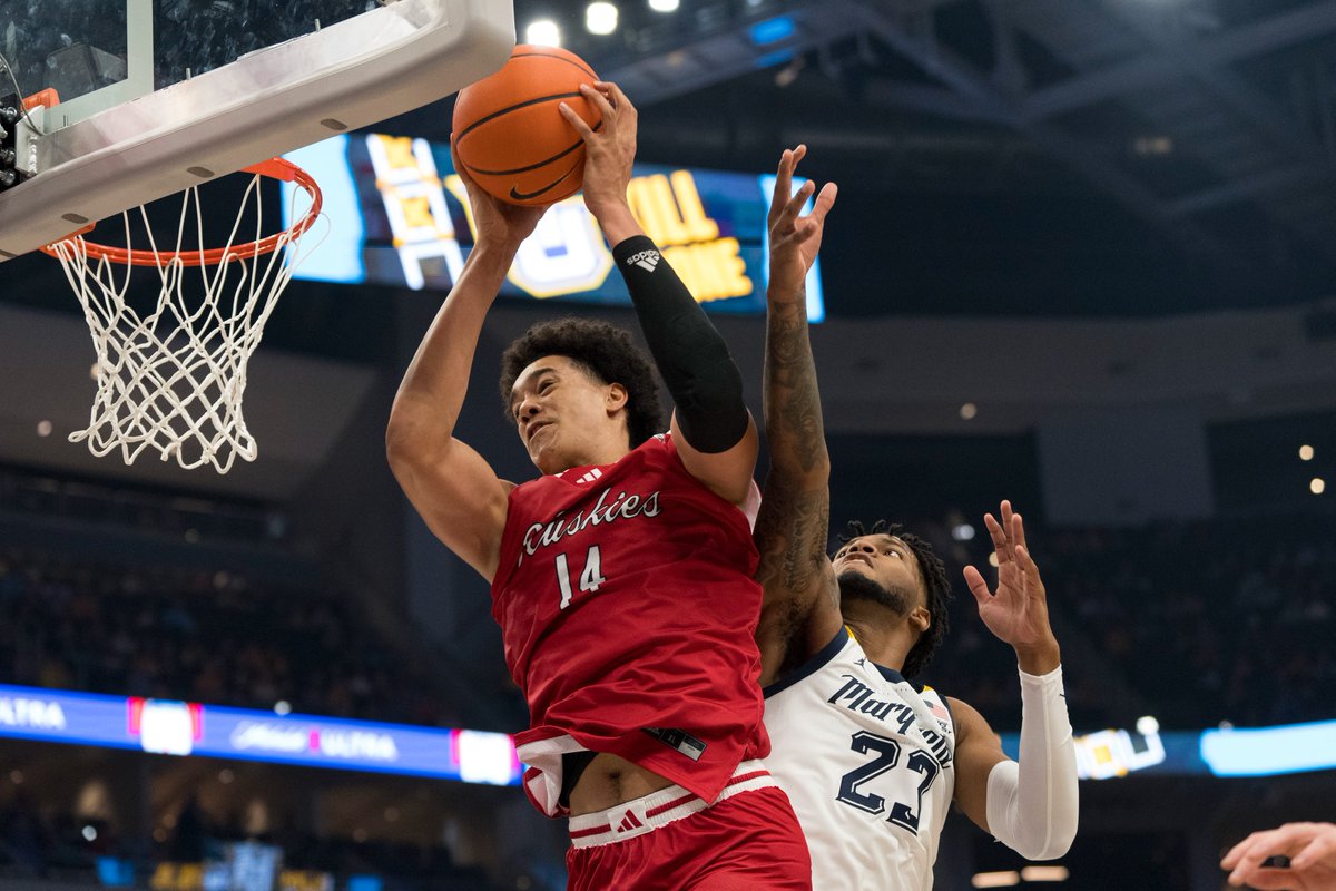 Penn State scored its second transfer portal commitment of the offseason Monday night -- Northern Illinois stretch big Yanic Niederhauser. The 6-foot-11 Niederhauser averaged 7.3 points, 4.4 rebounds and 2.1 blocks per game this past season. Story: 247sports.com/college/penn-s…