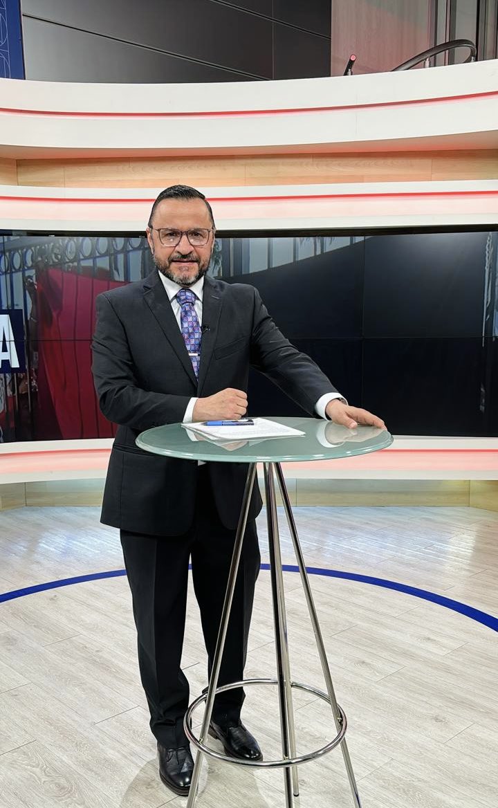 La información que usted debe conocer al terminar su jornada la tiene @marcelobeyliss en #LasNoticias N+ en punto de las 8:00 p.m. @dementina con los deportes 😃🎙️ 📺 @TelevisaSON 🔴 YouTube / TelevisaSon 🛜 nmas.com.mx/sonora