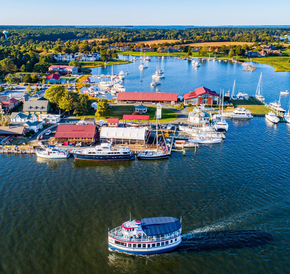 PATRIOT cruises are back this weekend! 🌊 Save $10 on adult and senior tickets for Miles River cruises on Saturday & Sunday during the Eastern Shore Sea Glass & Coastal Arts Festival by entering code SEAGLASS2024 at online checkout. Buy tickets: booking.attractionsuite.com/Attraction/ec/…
