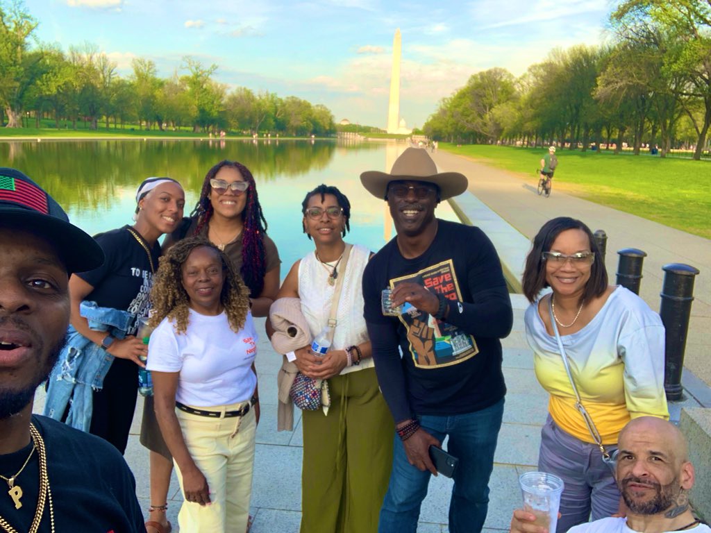 A couple of amazing faces who popped out to the Save The Negro Reparations Demonstration. 

Lincoln Memorial, Reflective Pool. 

@age_of_asia 
@mcg_celeste 
@IshFreed33 
@truefitwater
@valeball11
@jammin_w 
@IWashington 

#SaveTheNegro