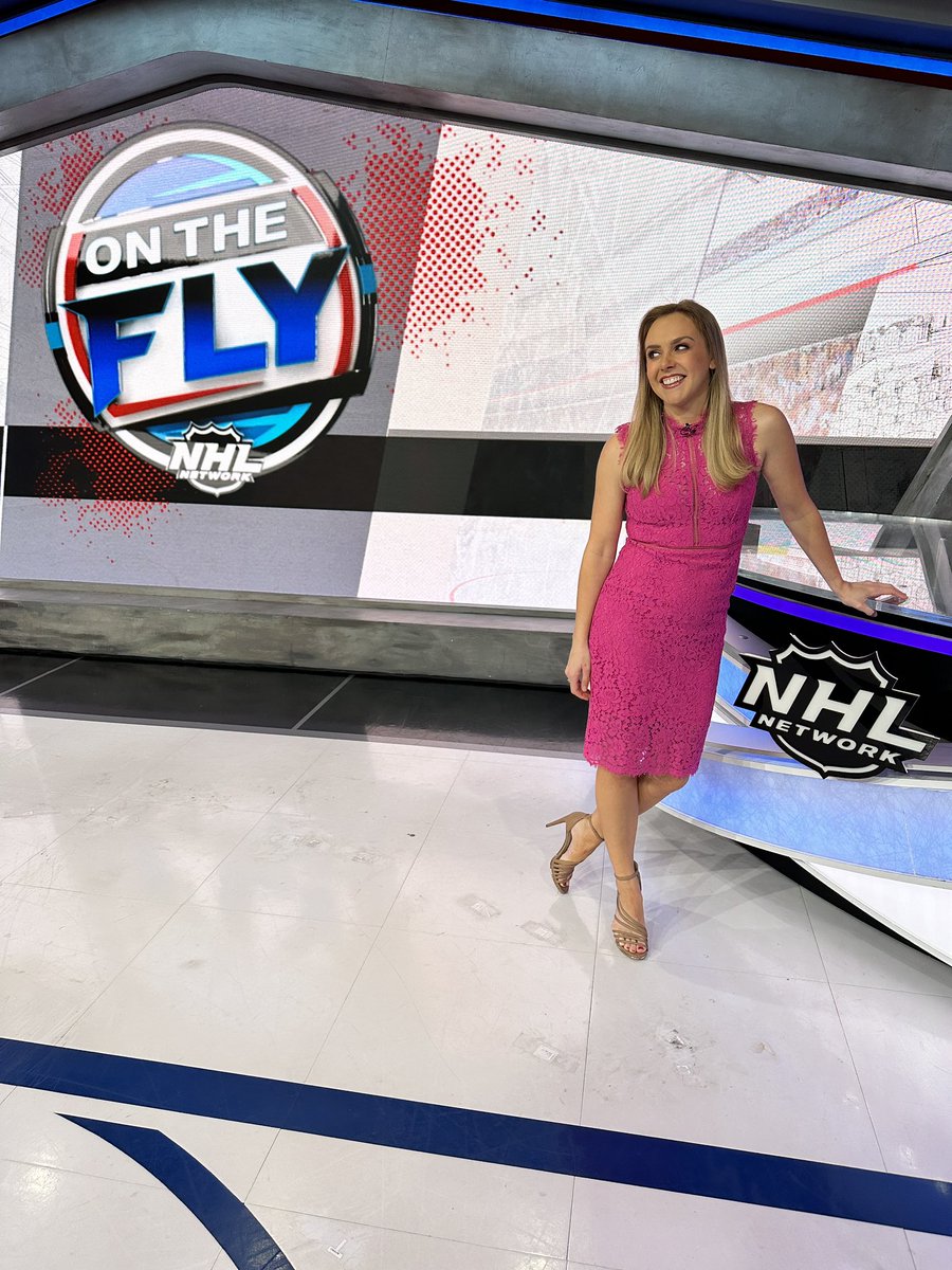 Here’s looking at you, playoff hockey… 😍 My final #OnTheFly of the season and boy oh boy, was it a fun one! @NHLNetwork