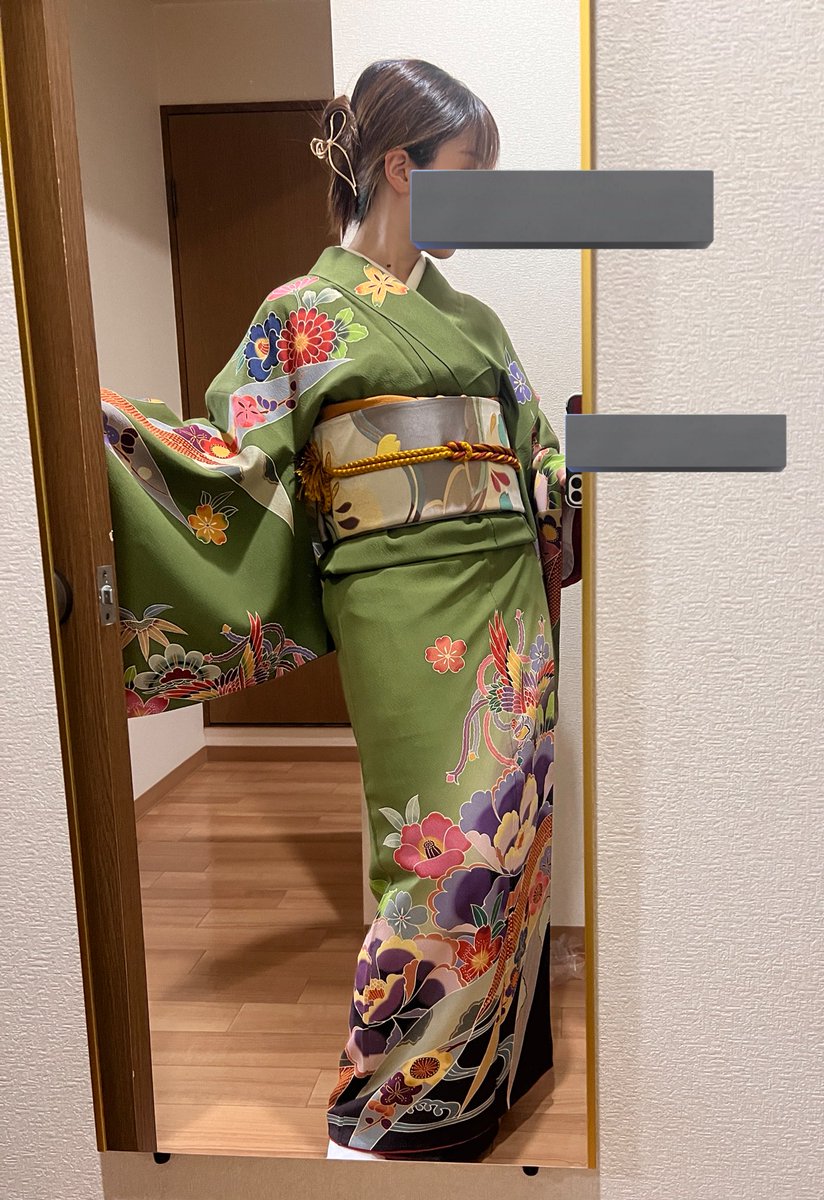 ring_se_'s tweet photo. 先輩達の結婚式参列でした！
学生時代からお付き合いされてたのは知ってたのでとっても嬉しい式でした
ブーケトスをとってしまい、ドレスカラー当てで正解&amp;プレゼント当選して運が良すぎました💐🎁
紅型染の着物超可愛くて美しくて返却が惜しかったです
#結婚式 #お呼ばれ #訪問着 #着物 #着物コーデ https://t.co/NKzMqUFOhk