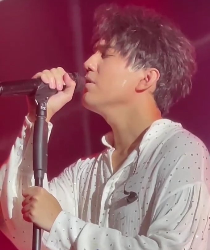 💕#DimashQudaibergen is the Perfection !! #TheStoryOfOneSky #Omir #WhenIHaveGotYou #TogetherByDimash #ElAmorEnTí #Smoke #Weekend #Stranger @dimash_official🎼💕🎼