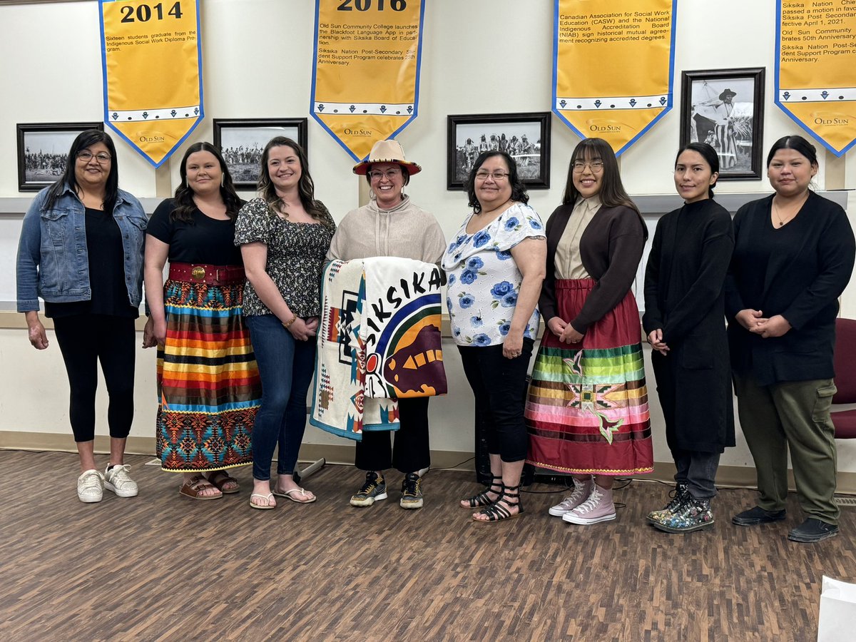 What a privilege to visit a BN program in a former residential school where trauma is transformed into growth+learning in a culturally safe manner. Where students show up full of inspiration+hope. Endless gratitude Old Sun Community College @ucalgarynursing @Siksika_Nation