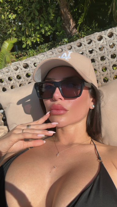 Miss me? https://t.co/AHpZcFJp8g