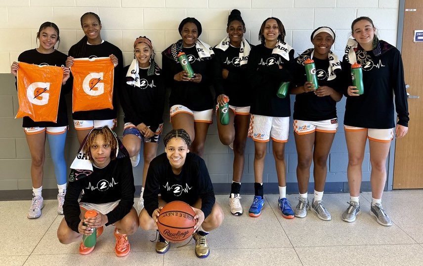 3davissisters3's tweet photo. Had a great time with our teams last weekend at April Showers.  Can’t wait to play at home in THE CLASH at Spooky Nook this weekend to work on getting better and playing together! #Where2Next #aau #girlsbasketball https://t.co/oAHXopIkks