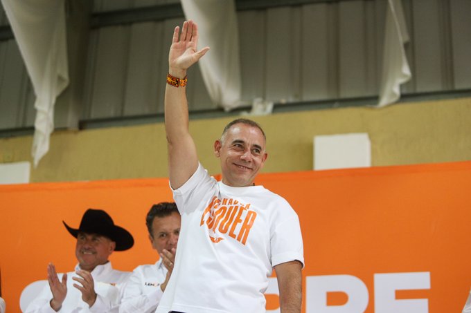 marcatextos's tweet photo. ¡De regreso...!
Oficialmente, en su sesión de anoche, el Consejo General del @INEMexico registró nuevamente la candidatura de @AlbertoEsquerG al Senado de la República encabezando la primera fórmula.
De manera oficial, #Esquer retoma su agenda proselitista por todo el estado. https://t.co/8yOT2BEEVm
