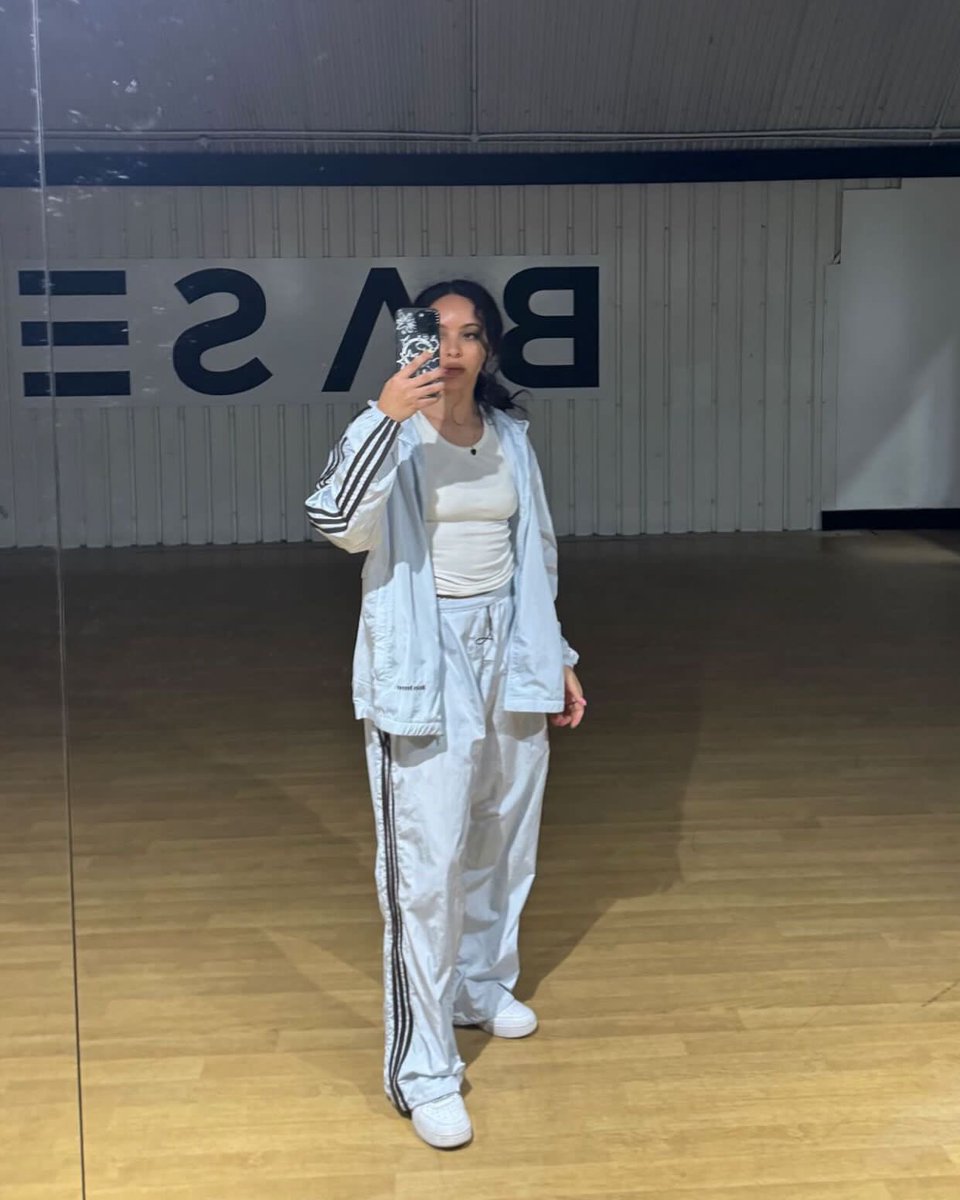 jadenationmx's tweet photo. 🚨 || Se rumora que el primer single de Jade Thirlwall como solista será lanzado en mayo/julio
¿Están listos?
#jadethirlwall #jadeameliathirlwall #jade #jadenation #jadenationmx https://t.co/coPIQ4WbFL