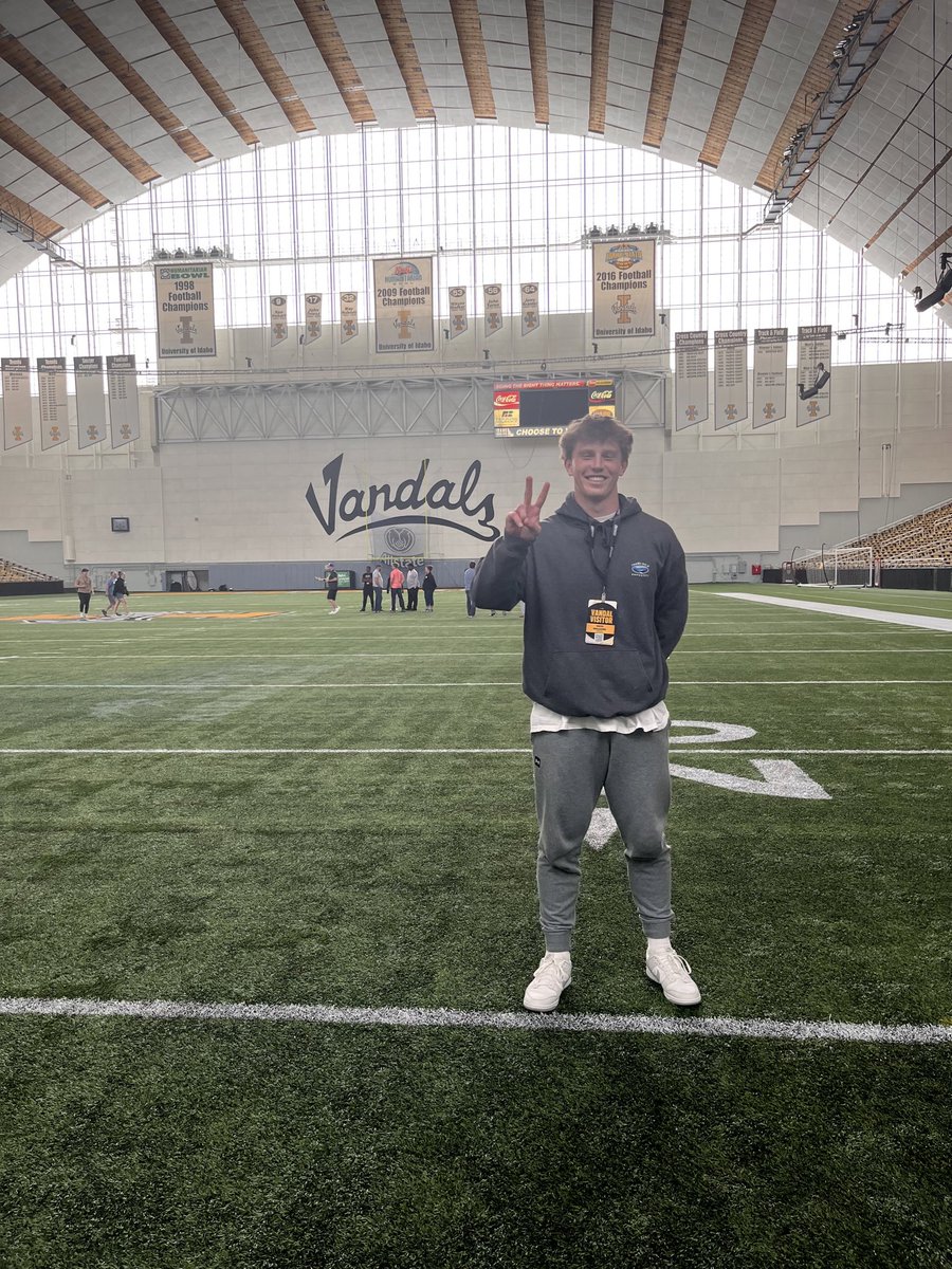 Had a great time up at University of Idaho thanks to @Coach_Eck and @CoachBobbyJay! @clutchjames @CoachTodd68