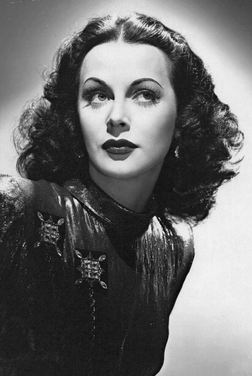 The Golden Age goddess Hedy Lamarr in the 1940's
#HedyLamarr #MondayMood #Mondayvibes #gorgeous #beautiful #mondaythoughts #MONDAYMAGIC #MondayFunday #Hollywood #oldhollywood