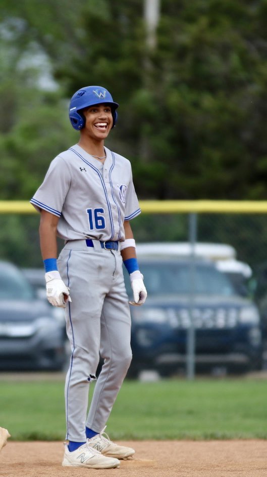 KevinMcCalmon1's tweet photo. @OlatheWestBSB JV notched another W tonight against SM North - at 3&amp;2 East. Boys having fun, now 10-2 on the season. https://t.co/pLK6SFwS4k
