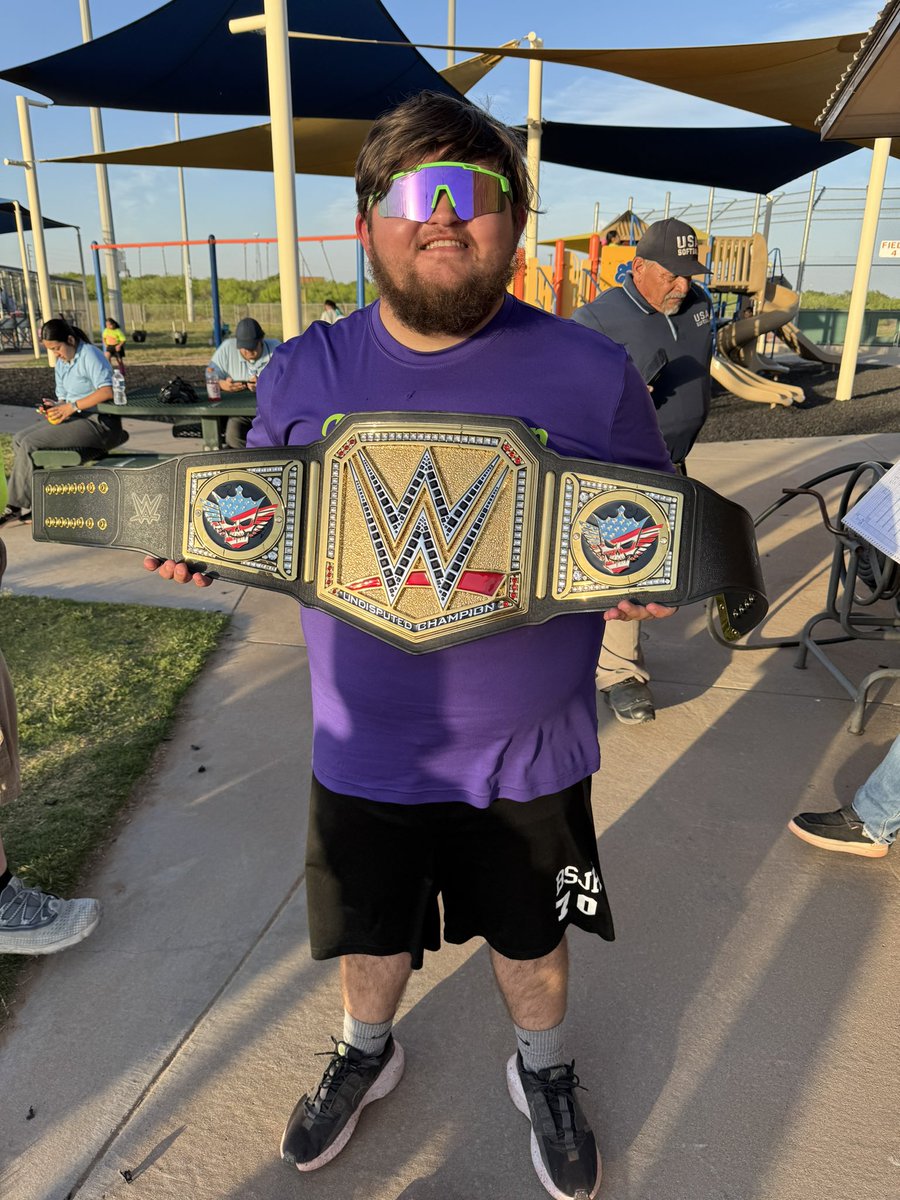 rockyramirez101's tweet photo. WOAHHHHHHHH @CodyRhodes https://t.co/bMnNi6RhC6