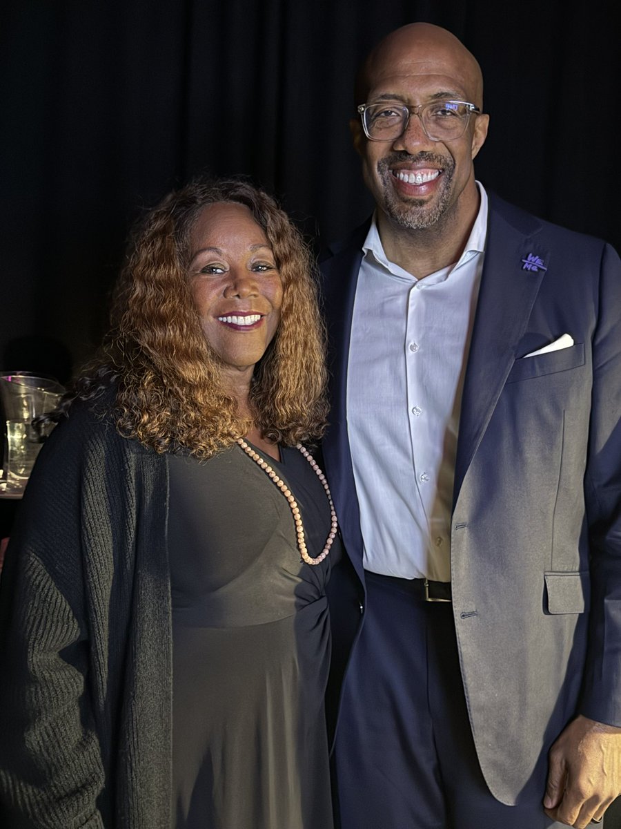 michaelsorrell's tweet photo. This is Ruby Bridges. If you don’t know her story, she’s the little girl in the Norman Rockwell picture. I grew up knowing her story. Now, I know her. #nationbuilding152 w/ the legends who walk among us https://t.co/DG7y4AyQis