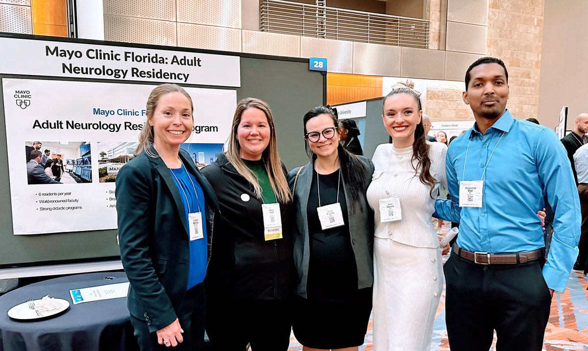 Fun night meeting undergrads and med students interested in Neurology! 🧠#AANAM #MedEd @MayoClinicNeuro @MayoMedEd