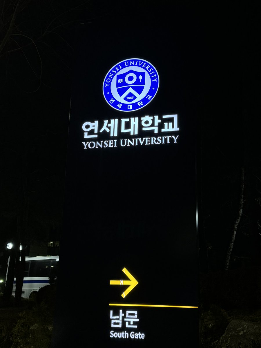 chavesresearch's tweet photo. A month ago, I arrived in Seoul and what an unforgettable journey it's been!🫰

Huge shoutout to the @EvolveMsca project for making this experience possible🎉

Exciting news: New Kafka-ML features will arrive soon in collaboration with Digital Communications Lab at Yonsei Univ. https://t.co/2vl5KvIGvb