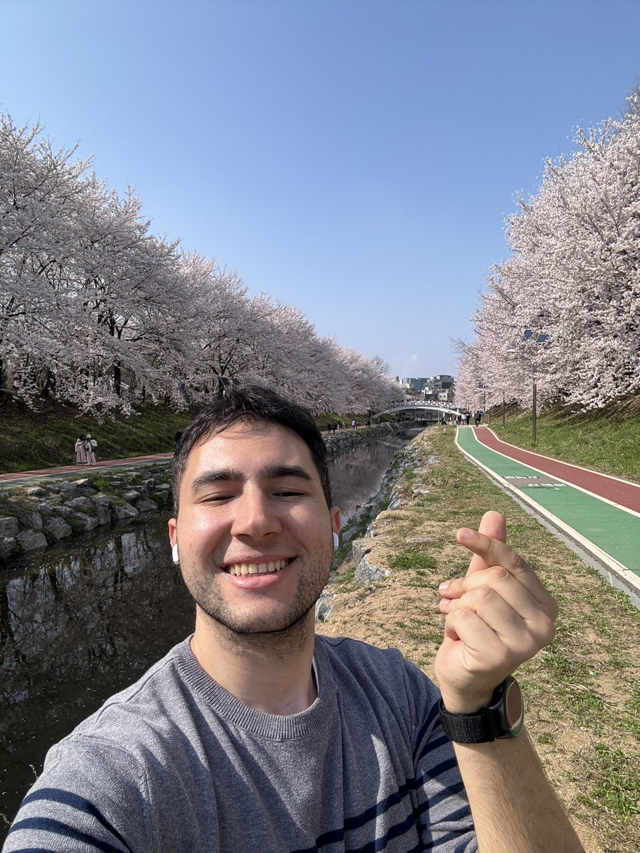 chavesresearch's tweet photo. A month ago, I arrived in Seoul and what an unforgettable journey it's been!🫰

Huge shoutout to the @EvolveMsca project for making this experience possible🎉

Exciting news: New Kafka-ML features will arrive soon in collaboration with Digital Communications Lab at Yonsei Univ. https://t.co/2vl5KvIGvb