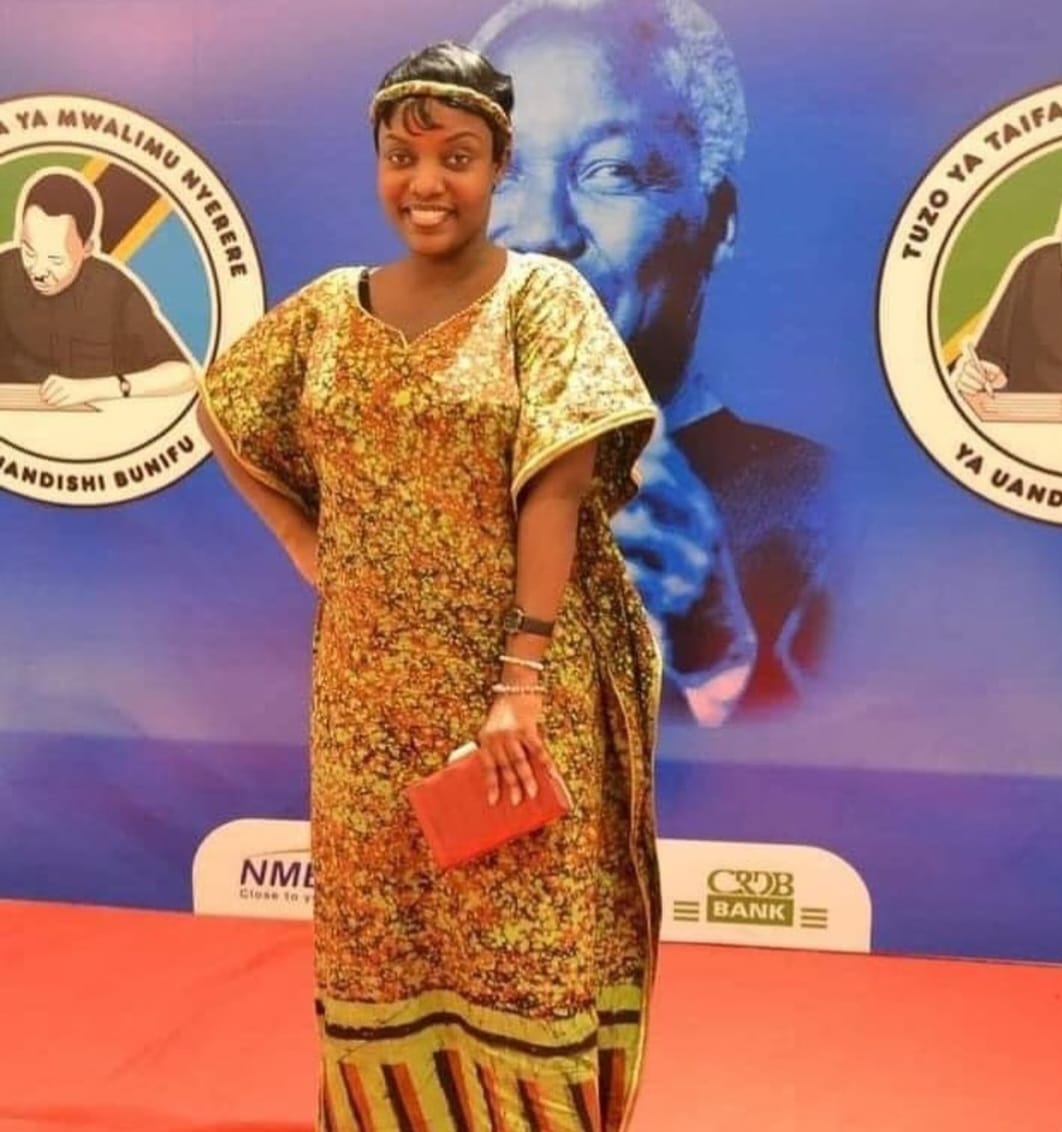 Hongera Laura Pettie Kissakwa kutoka Dar es Salaam kwa kushinda nafasi ya kwanza kwenye nyanja ya riwaya. Muswada ulioshinda ni Garasa. 🎉

#TuzoNyerere