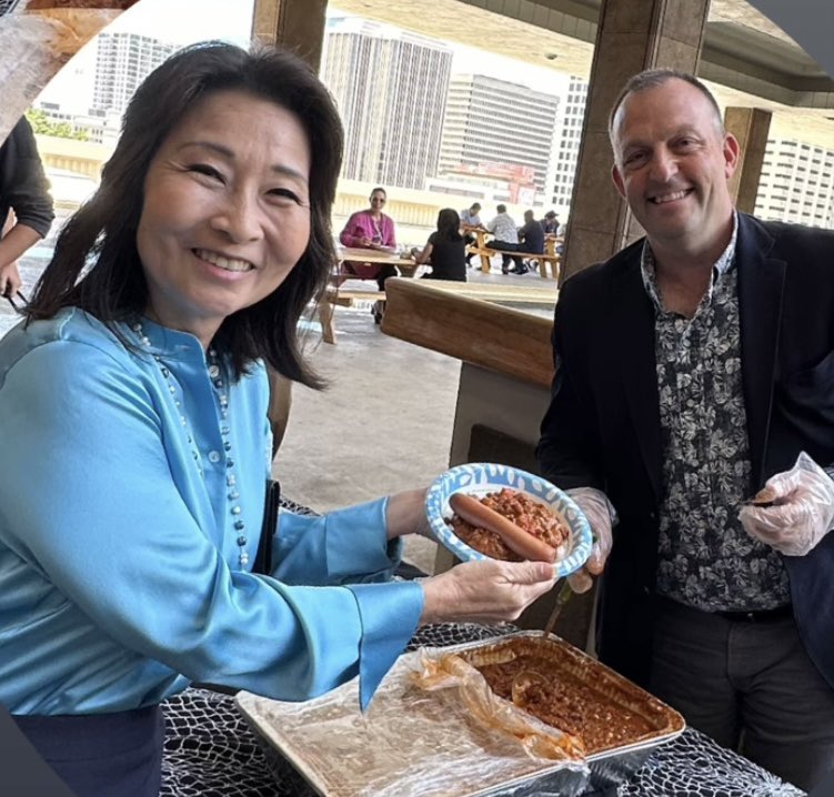 @GovJoshGreenMD Mahalo @GovJoshGreenMD for the chili and for supporting the State Employees’ Food Drive! 🥫🤗