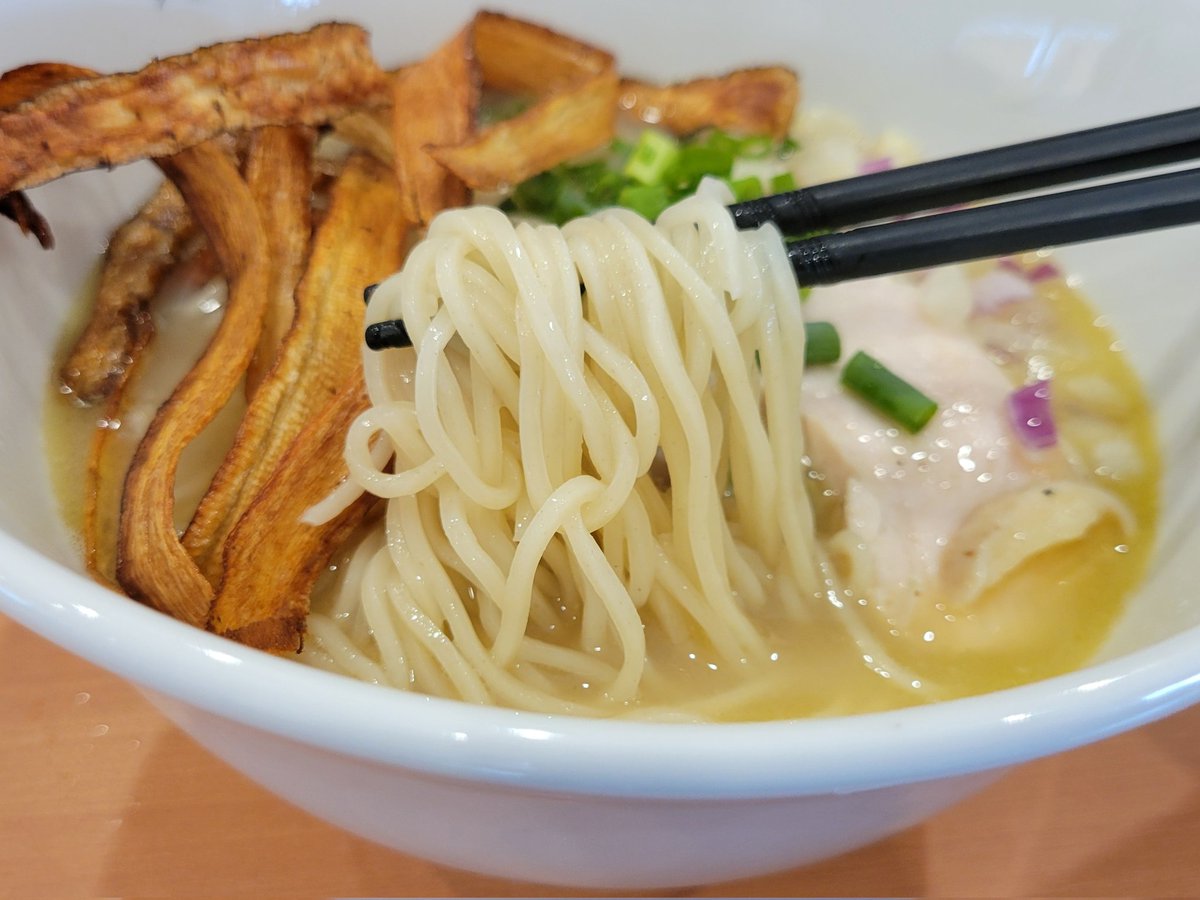 VpFcCwgpKYYSiRk's tweet photo. あしかがラーメン
栃木県足利市堀込町2632−5
Gラーメン￥850
#ラーメン #あしかがラーメン #鶏白湯ラーメン https://t.co/Rk3L9is4FJ