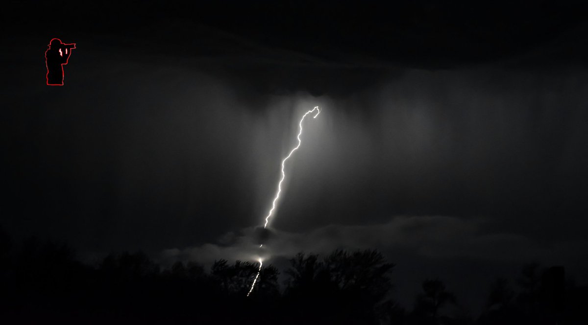 Tonight's Lightning Show in
St. Joseph, Mo 

Haggard 1 Photography- Facebook & Instagram 
@fox4wx @kq2 @KCTV5 @VisitMO @kmbc @weatherchannel