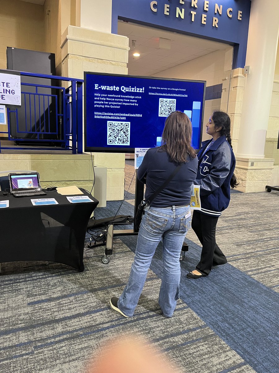 So proud of @cycreekhs ‘s Navya Makkapati for showcasing her E-Waste initiative for the @CyFairISD @CyFairEdTech #edtechexpo. Thank you @maclle for the amazing posters and all of your support! Thank you @justinrayforTX for attending one of our biggest student showcases!🖥️🖥️
